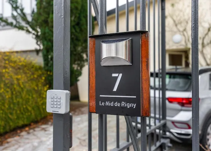 Le Nid De Rigny Avec Terrasse Et Place Parking Ext Apartment